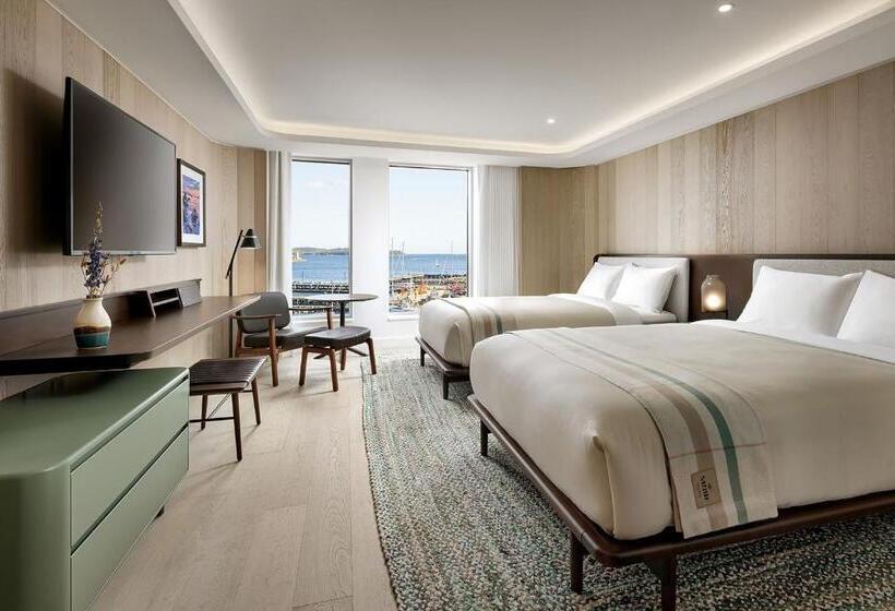 Quarto Superior, Muir, Autograph Collection