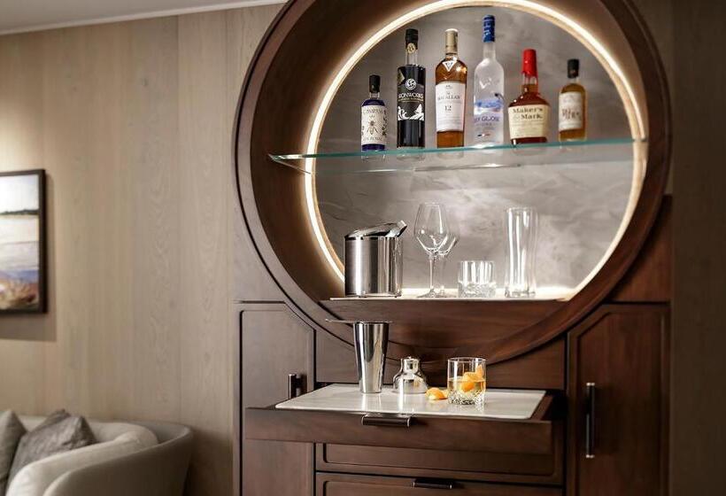 带大床的豪华间, Muir, Autograph Collection