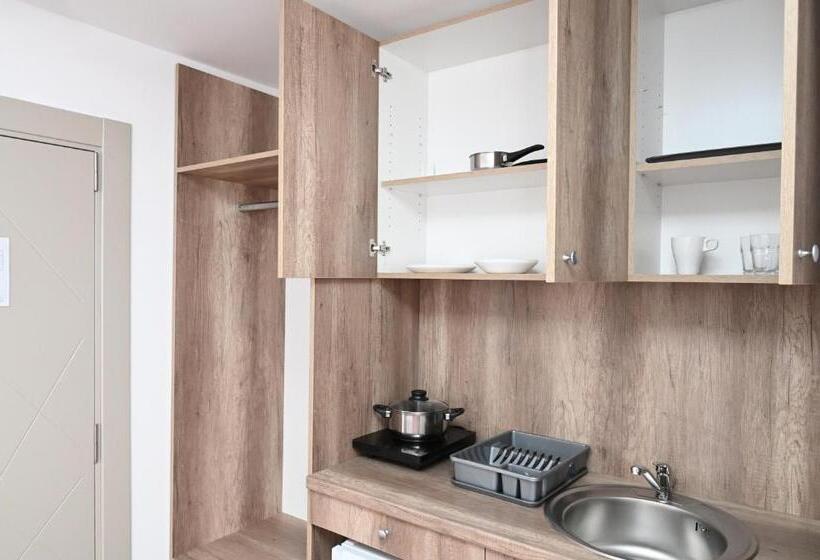 استودیوی استاندارد, Dona, Altina