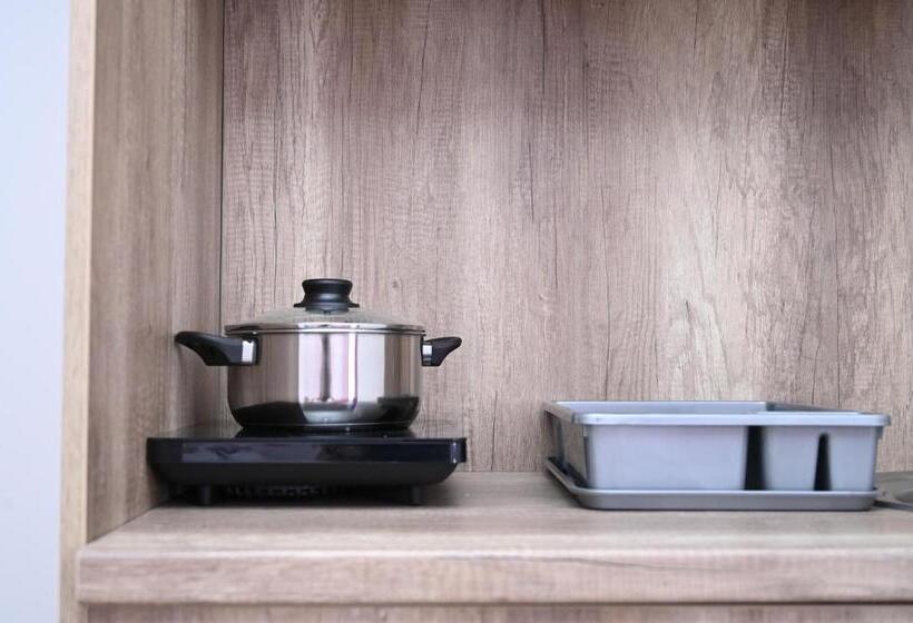 استودیوی استاندارد, Dona, Altina