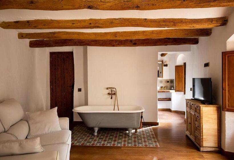 Полулюкс Одноместный с Террасой, Casa Gran 1771   Montrubí Winery Hotel   Adults Only