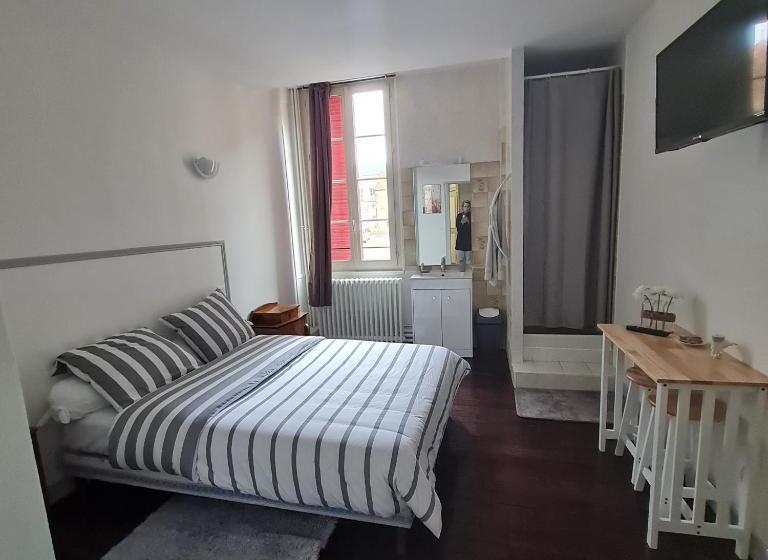 Standard room with outdoor bath, Le Commerce
