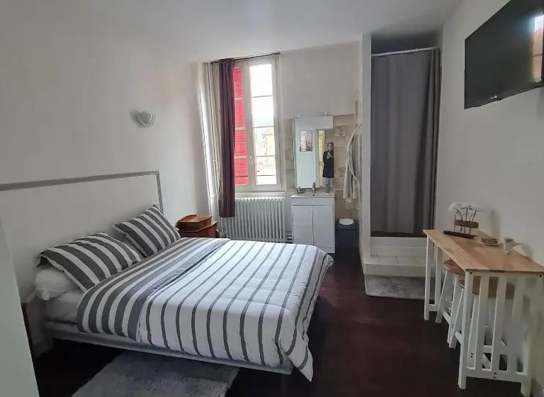 Standard room with outdoor bath, Le Commerce