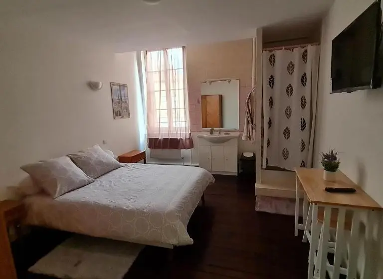 Standard room with outdoor bath, Le Commerce