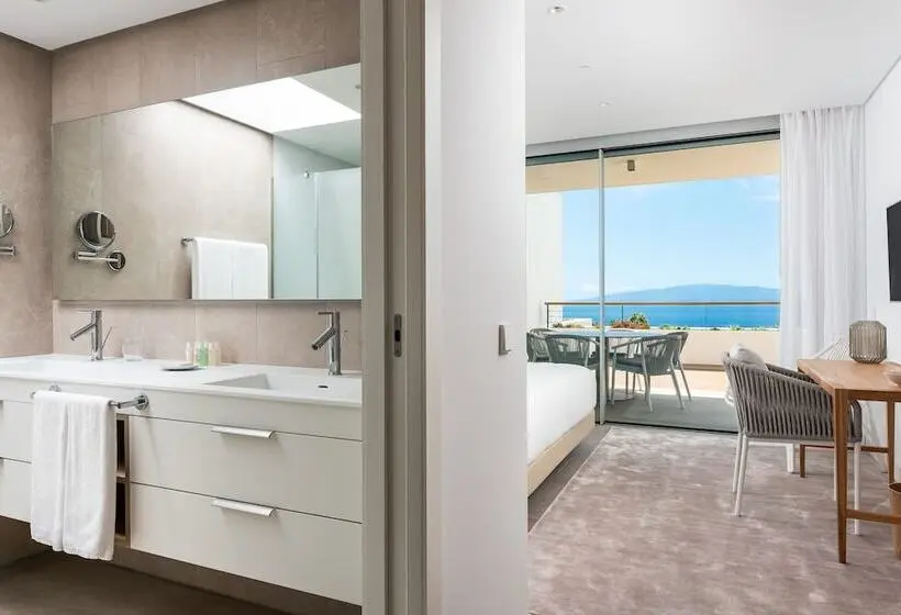 2 Bedrooms Suite Sea View, Los Jardines de Abama Suites