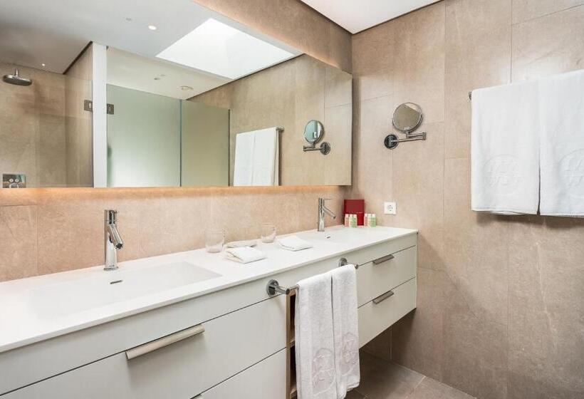 2 Bedrooms Suite Sea View, Los Jardines de Abama Suites