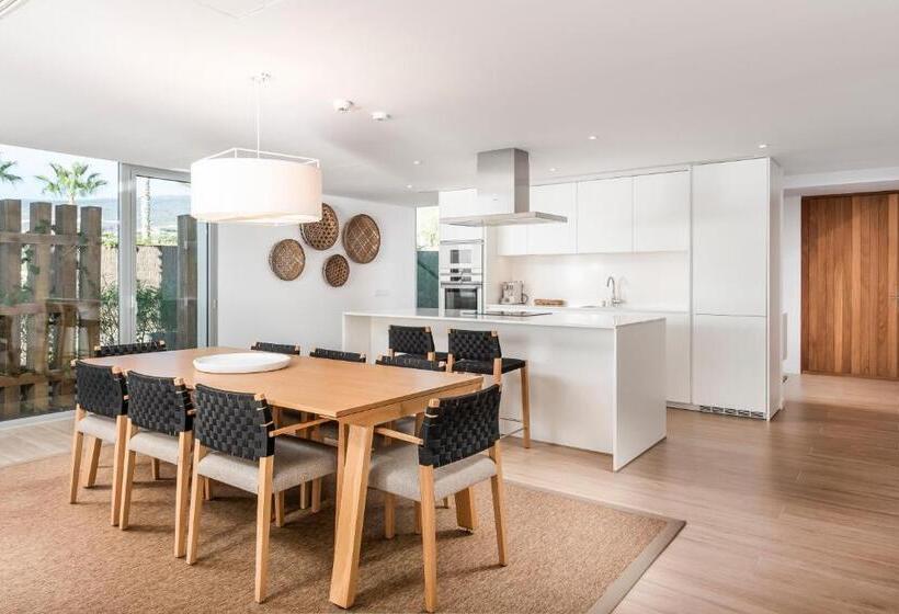 Вилла 3 Спальни, Los Jardines de Abama Suites