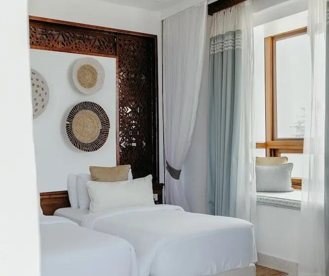 Perhehuone Yhdistettävä, Lux Marijani Zanzibar