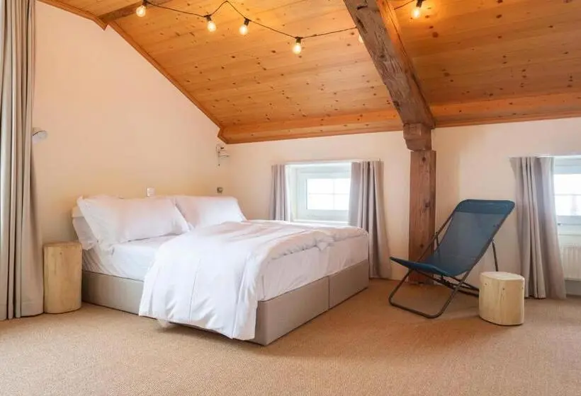 デラックスルーム, Peanut Mountain Lodge & Le Communal