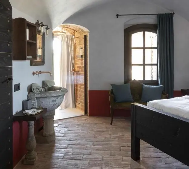 ガーデンビュースタンダードルーム, Rocca Di Arignano