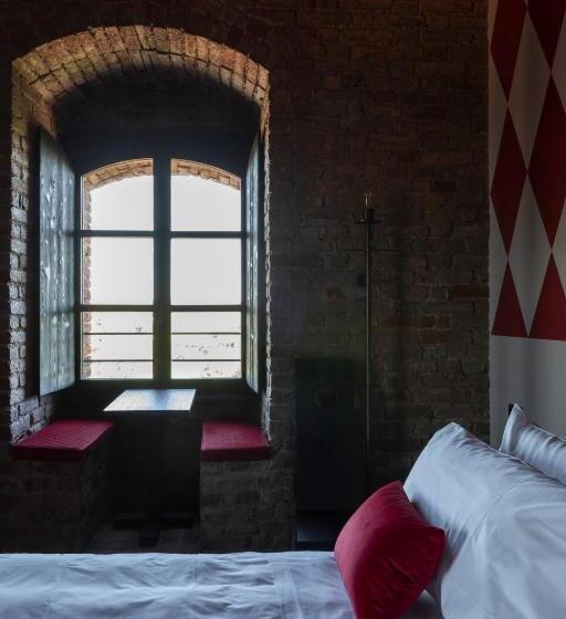 חדר דלוקס לארבעה, Rocca Di Arignano