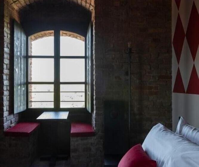 חדר דלוקס לארבעה, Rocca Di Arignano