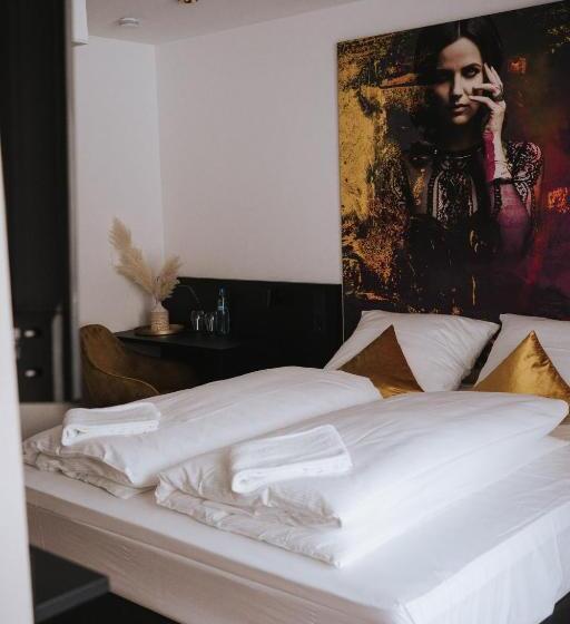 スーペリアールーム, Sombea