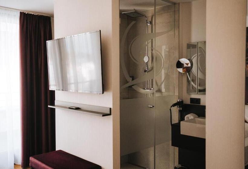 スーペリアールーム, Sombea