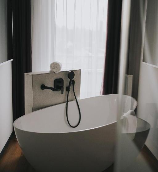 デラックスルーム, Sombea