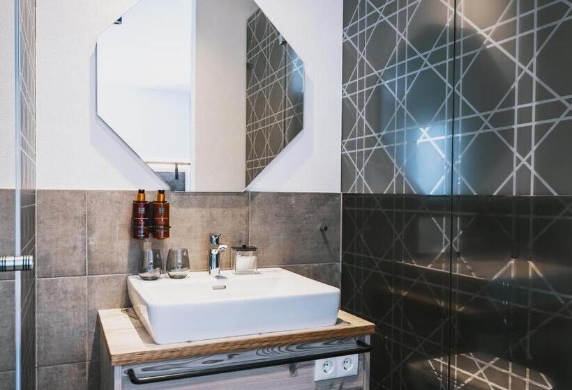 四卧套房, Nikolaus By Avenida Panoramic Wellness Suites