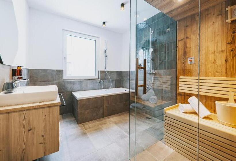 四卧套房, Nikolaus By Avenida Panoramic Wellness Suites