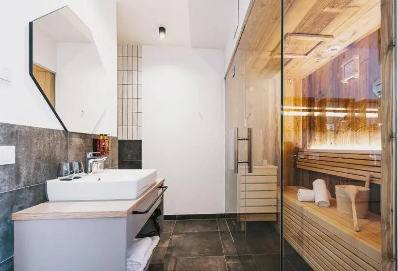 デラックスルーム, Nikolaus By Avenida Panoramic Wellness Suites