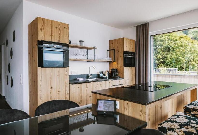 豪华两卧套房, Nikolaus By Avenida Panoramic Wellness Suites