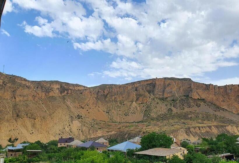 اتاق لوکس خانوادگی, Siran Guest House