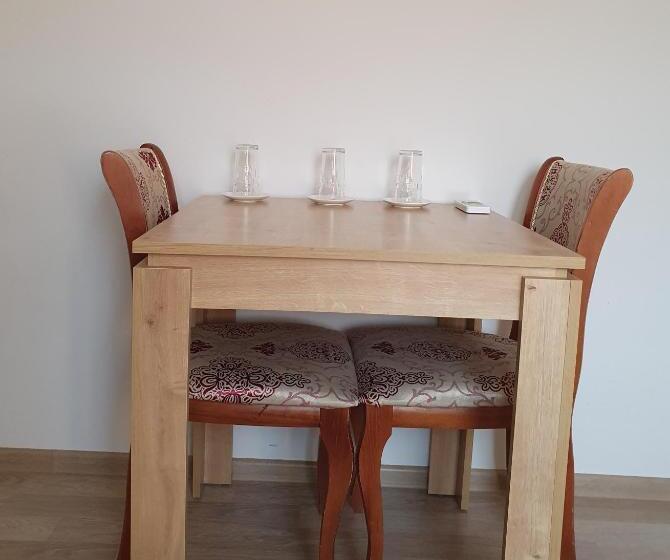 اتاق لوکس خانوادگی, Siran Guest House