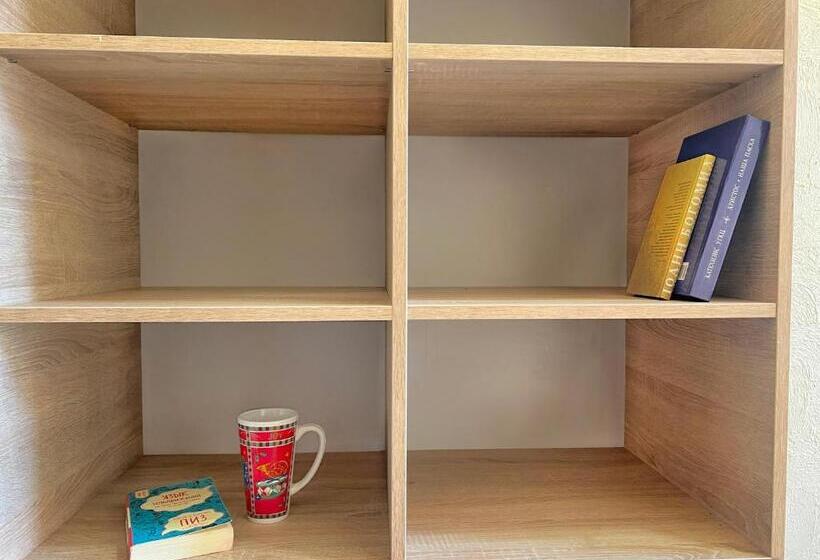 اتاق اکونومی, Vorobey Hostel