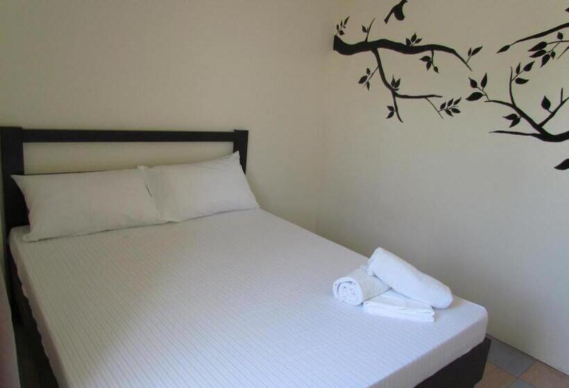 Standard Room Shared Bathroom, Bed And Brewhouse Sucat