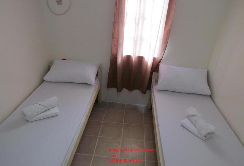 Standard Room Shared Bathroom, Bed And Brewhouse Sucat