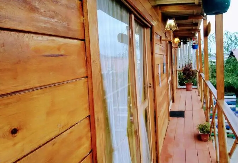 エコノミー４人部屋, Buganvilla Guest House