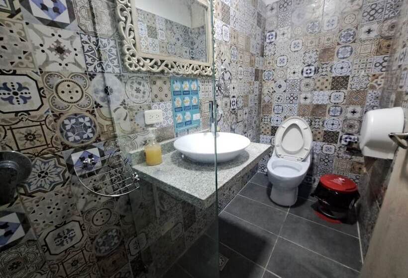 דירת חדר, Habana Real