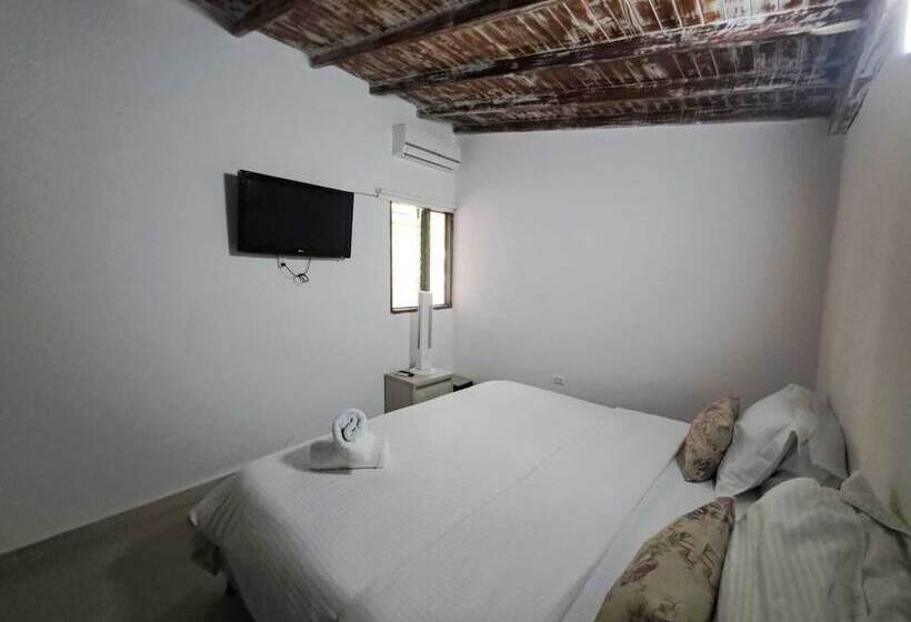 דירת חדר, Habana Real