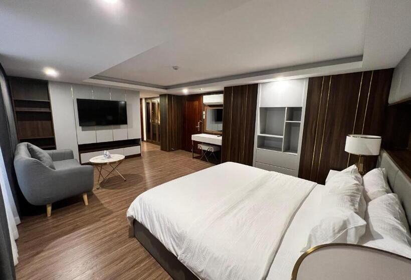 استودیوی استاندارد, Nam Hy 1