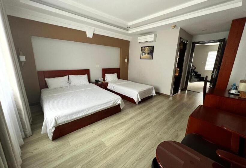 اتاق استاندارد سه نفره, Nam Hy 1