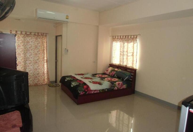 اتاق لوکس, Chanaporn Place