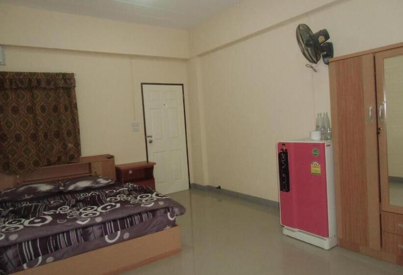 اتاق لوکس, Chanaporn Place