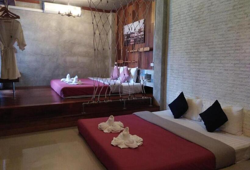 اتاق کلاسیک چهارنفره, Windy Seaview Resort