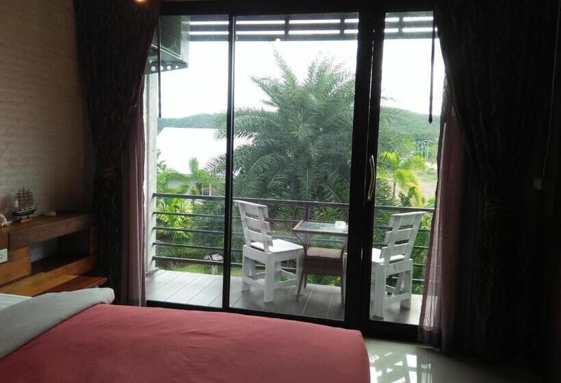 اتاق لوکس با تخت بزرگ, Windy Seaview Resort