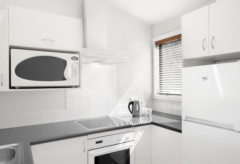 Suite with lake view, Breakfree The Point