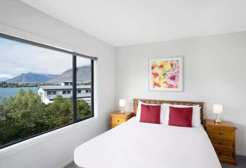 2 Bedrooms Apartment Lake View