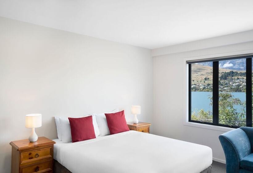 Standard studio with lake view, Breakfree The Point