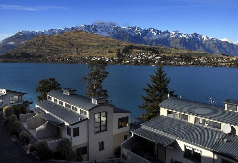 Standard studio with lake view, Breakfree The Point