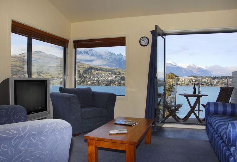 2 Bedrooms Apartment Lake View, Breakfree The Point