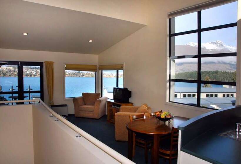 2 Bedrooms Apartment Lake View, Breakfree The Point