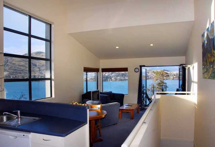 2 Bedrooms Apartment Lake View, Breakfree The Point