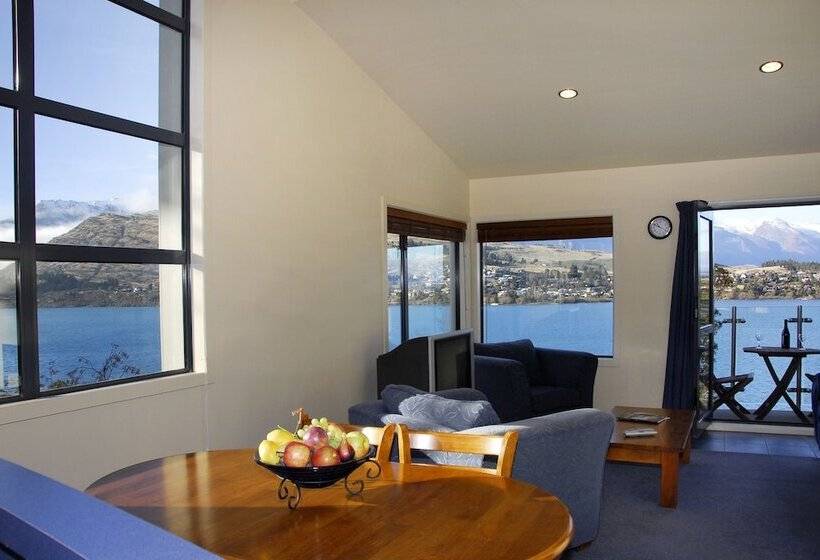 2 Bedrooms Apartment Lake View, Breakfree The Point