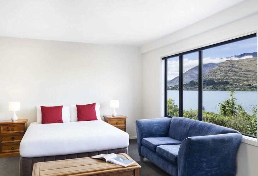 Standard studio with lake view, Breakfree The Point