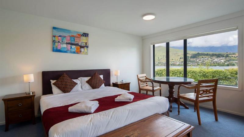 Standard studio with lake view, Breakfree The Point