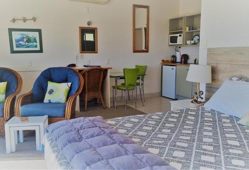 استودیوی استاندارد با چشمانداز دریا, Admirals View Lodge