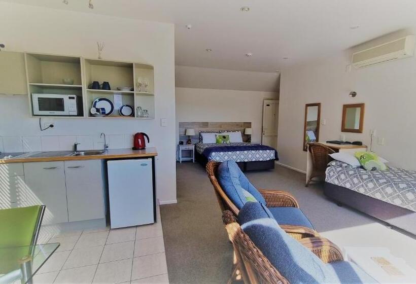 استودیوی استاندارد با چشمانداز دریا, Admirals View Lodge