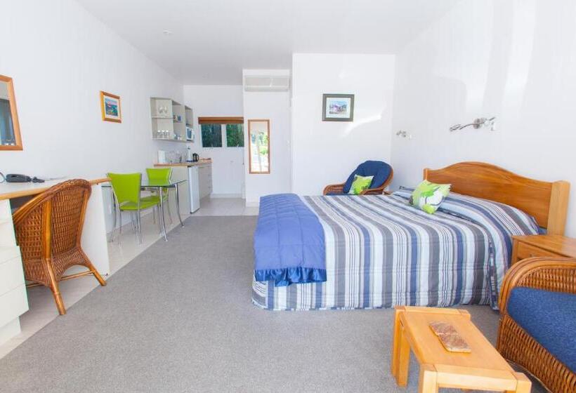 اتاق سوپریور با تخت بزرگ, Admirals View Lodge